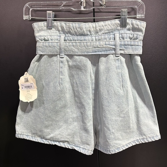 Altar’d State Light Wash,high rise,western silver belted,pocket,jean shorts - Picture 5 of 10